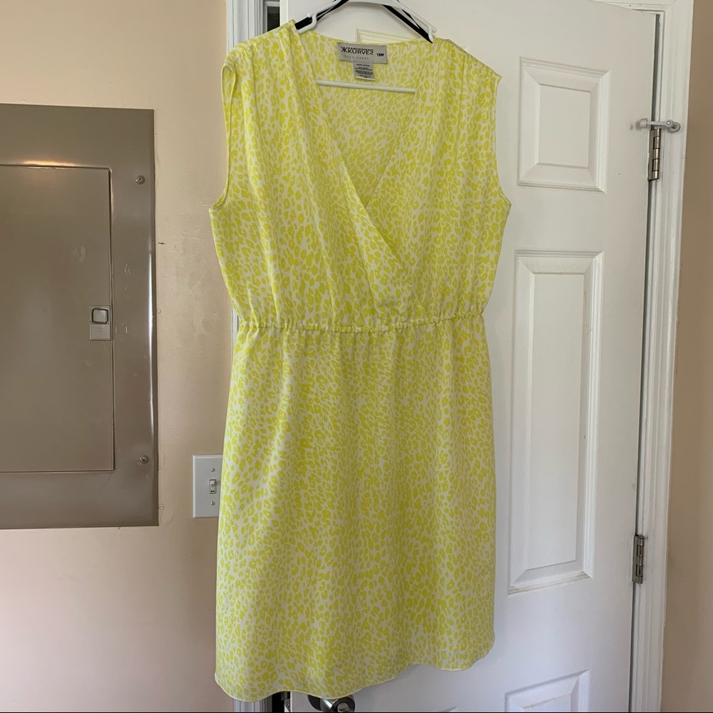 Kardashian Kurves Dress. Yellow leopard. 18W.